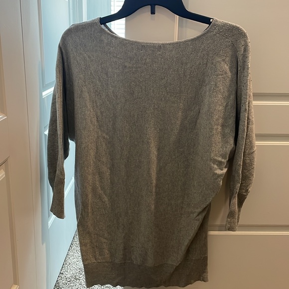 Sweater - Picture 2 of 3